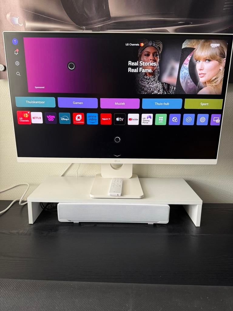 LG smart monitor (box, houten statief,draden) inbegrepen, Audio, Tv en Foto, Televisies, Ophalen, Zo goed als nieuw, LG