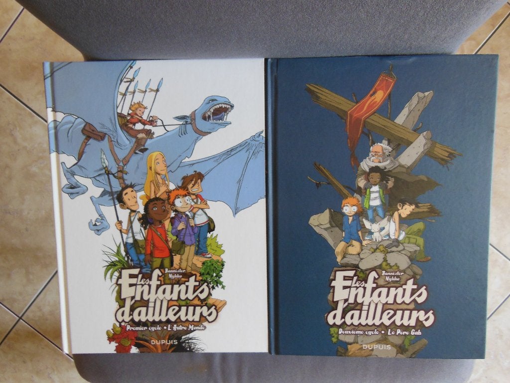 Lot BD Les enfants d'ailleurs Int. 1 et 2 Série complète, Livres, Enlèvement ou Envoi, Utilisé
