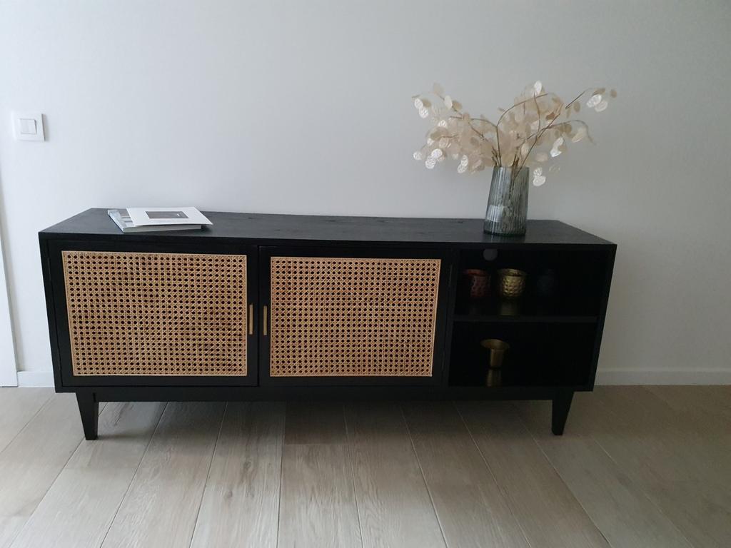 Te koop nieuwe dressoir zwart rotan, Huis en Inrichting, Ophalen
