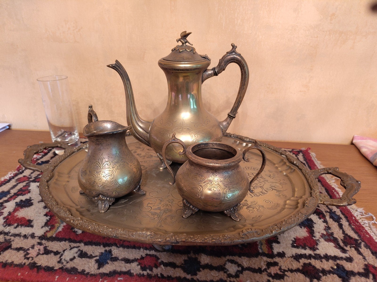 koffie/theeservies op dienblad, Ophalen