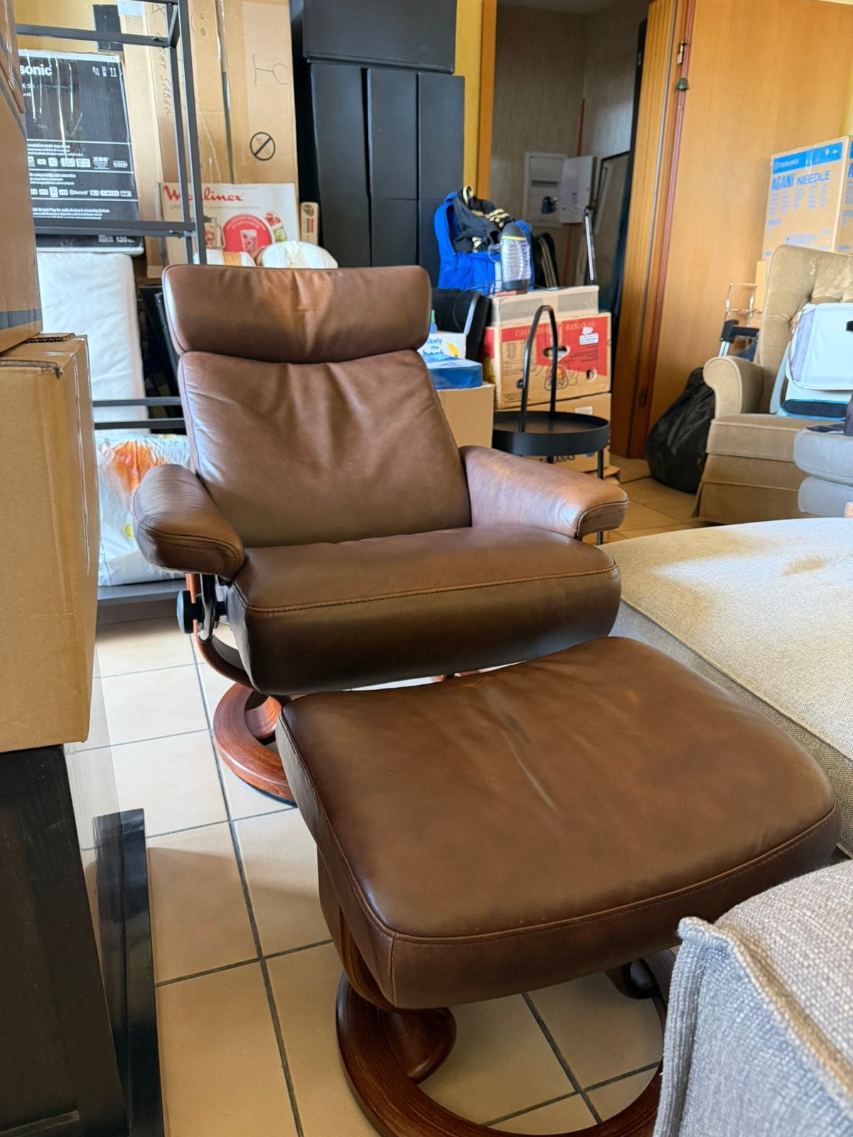 Fauteuil inclinable Stressless Ekornes — cuir marron + pouf, Maison & Meubles, Enlèvement, Utilisé, Bois