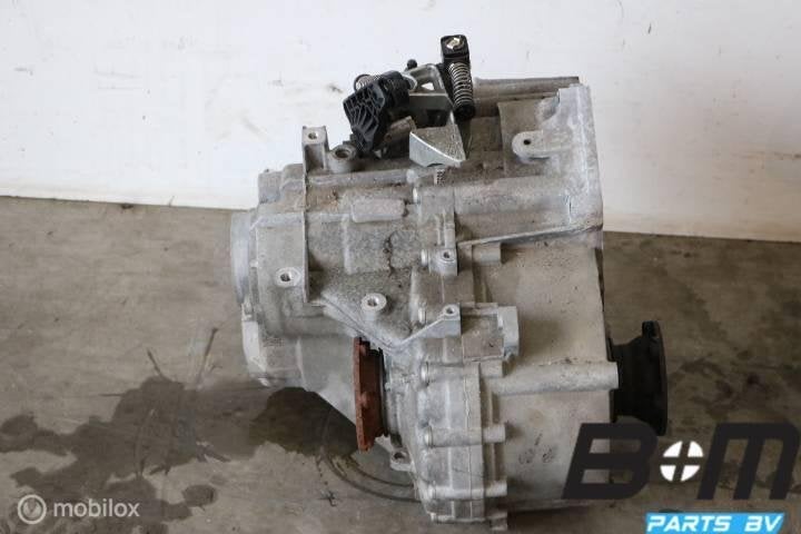 Handgeschakelde 6-bak VW Touran 1T  77890km 02Q300046C, Gebruikt