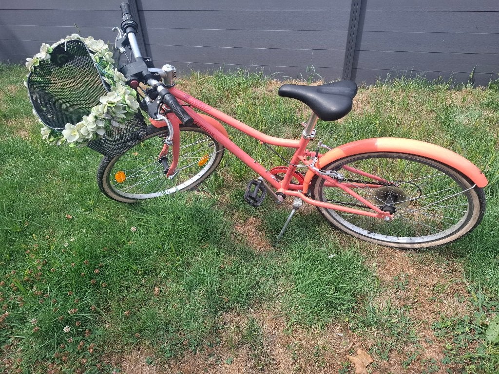 Zalmroze fiets 24 inch, Fietsen en Brommers, Ophalen, Versnellingen, Btwin Decathlon, Gebruikt