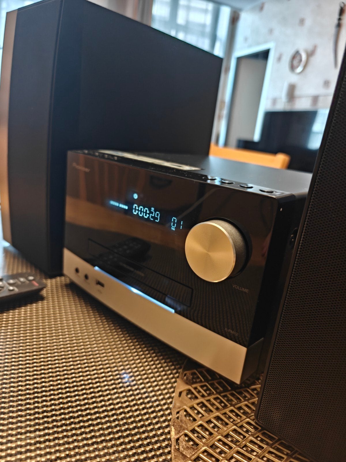 micro Hi-Fi Pioneer, Enlèvement, Radio