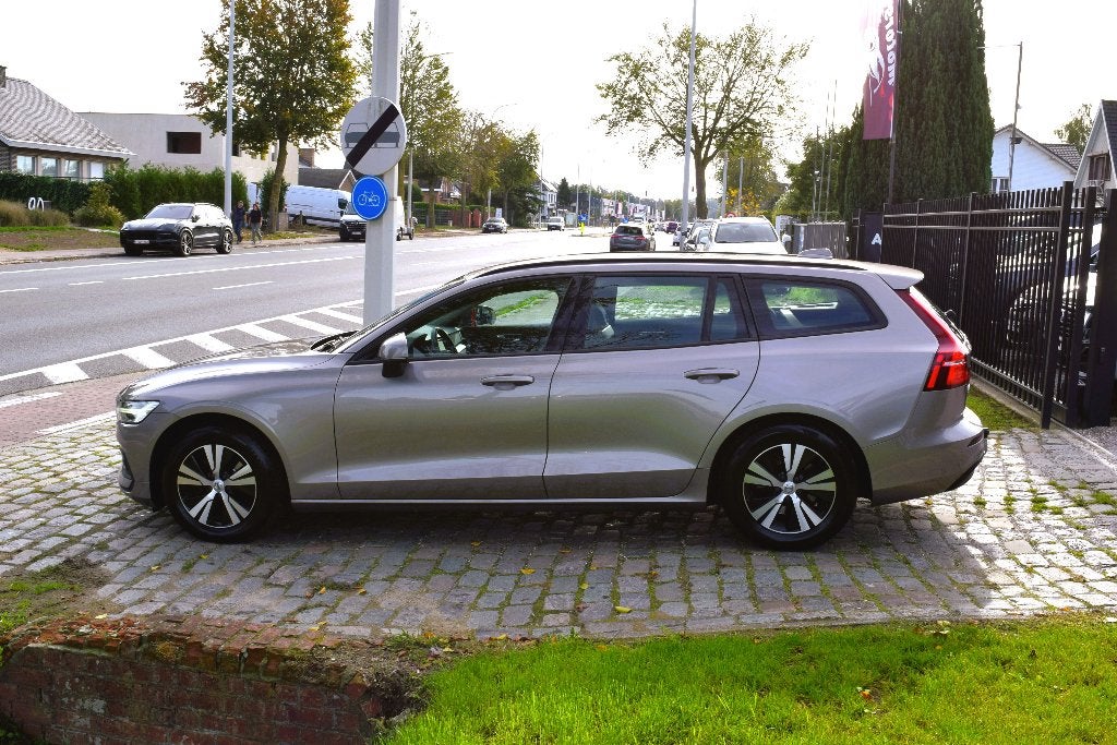 Volvo V60 2.0D3/Automaat/CarPlay/LED/Trekhaak/GARANTIE, Auto's, Dealer onderhouden, Stof, 4 cilinders, 5 deurs