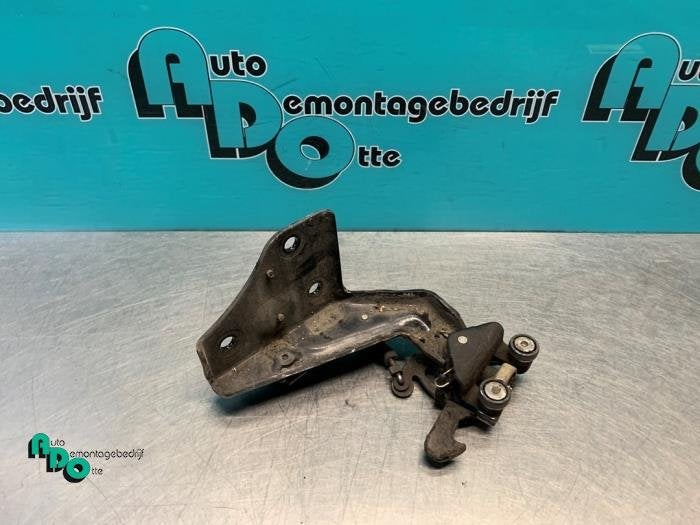 Roulette porte coulissante gauche d'un Peugeot Partner (Part, -, 3 mois de garantie, Utilisé, -