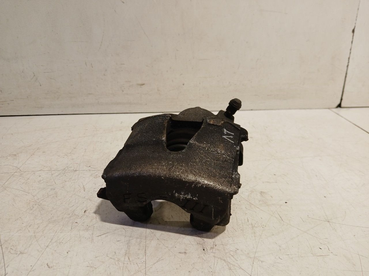 Remklauw links voor Skoda Citigo, Onderdelen@venauto.nl, Van der Ven Autorecycling B.V., Gebruikt, Ettenseweg 76, 4706 PB Roosendaal, The Netherlands