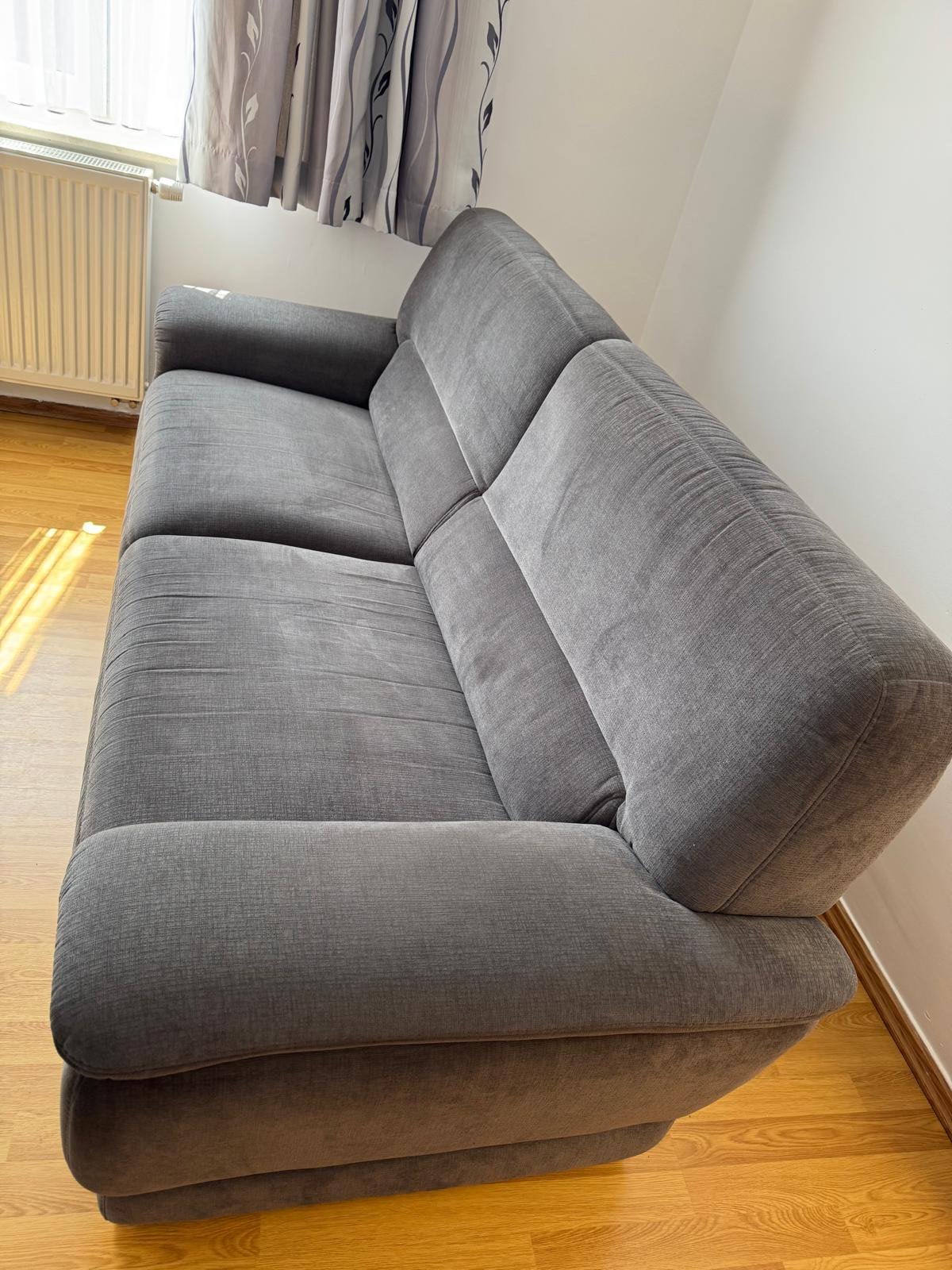 Te koop — Bijna nieuwe grijze bank, Huis en Inrichting, Zetels | Zetels, Ophalen, 100 tot 125 cm, Rechte bank, Stof