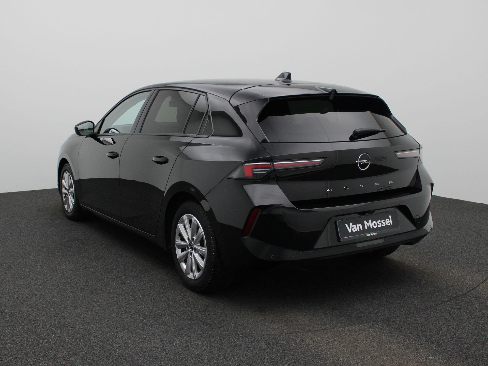 Opel Astra 1.2 Turbo 96kW S/S Edition Auto, Auto's, Gebruikt, 680 kg, Zwart, https://public.car-pass.be/vhr/84f132e5-8bd6-42ed-8879-3b225b0416a2
