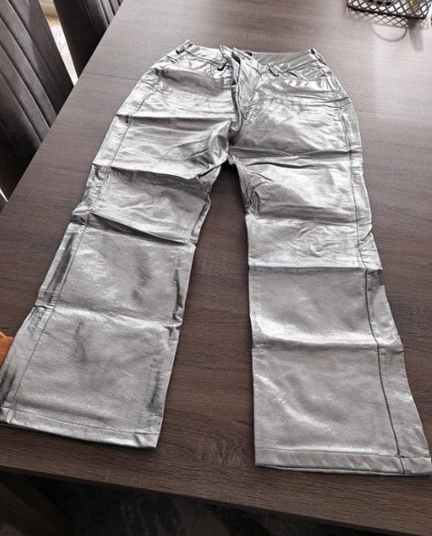 Nasty Gal zilverkleurige broek 42, Vêtements | Femmes, Taille 42/44 (L), Enlèvement ou Envoi, Comme neuf, Longs