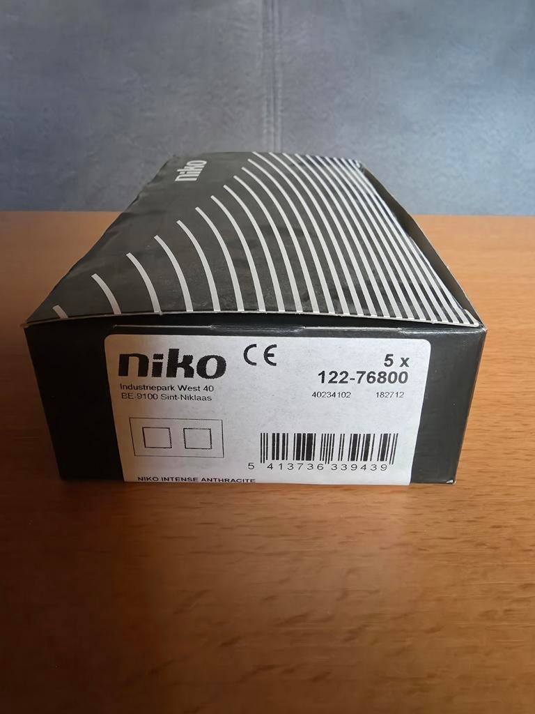 Plaquette de finition Niko noir, Enlèvement, Neuf