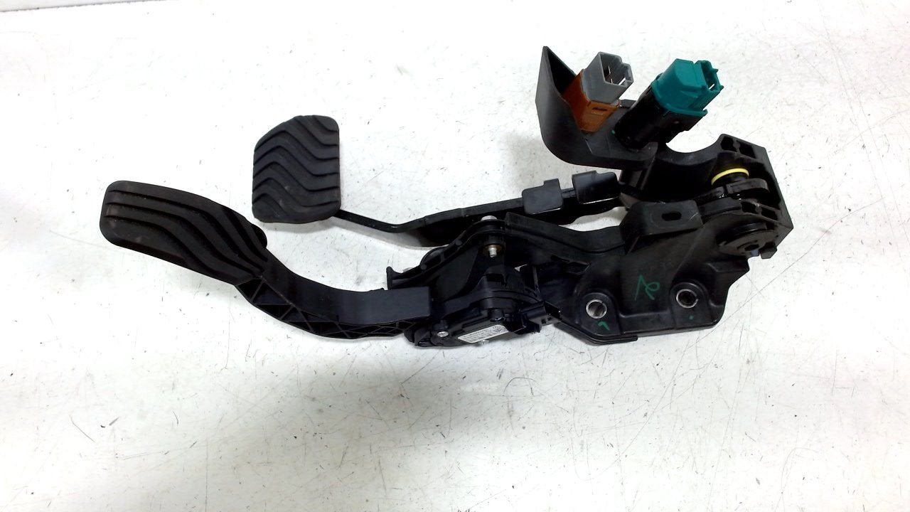 Pedalenset Renault Captur, Onderdelen@venauto.nl, Van der Ven Autorecycling B.V., Gebruikt, Ettenseweg 76, 4706 PB Roosendaal, The Netherlands