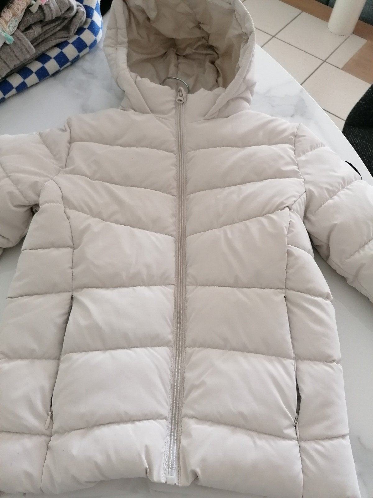 Beige winterjas 140-146, Kinderen en Baby's, Kinderkleding | Maat 140, Ophalen