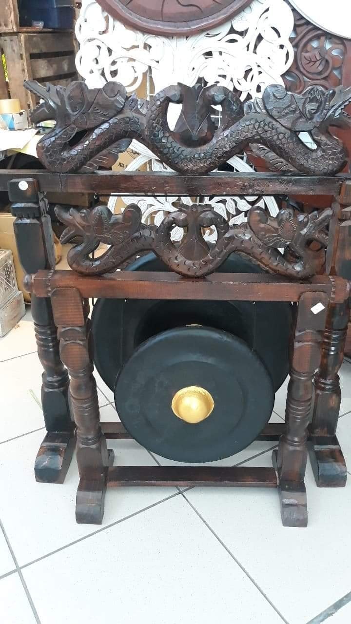 gong 50 cm sur support dragon 1m bois albesia+ mailloche, Muziek en Instrumenten, Ophalen of Verzenden