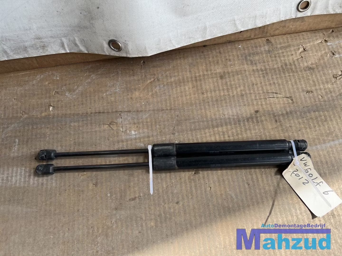VW GOLF 6 Links rechts achterklep gasveer set 2008-2014, Auto-onderdelen, Gebruikt, Volkswagen, Volkswagen AG, Vw@volkswagen.de