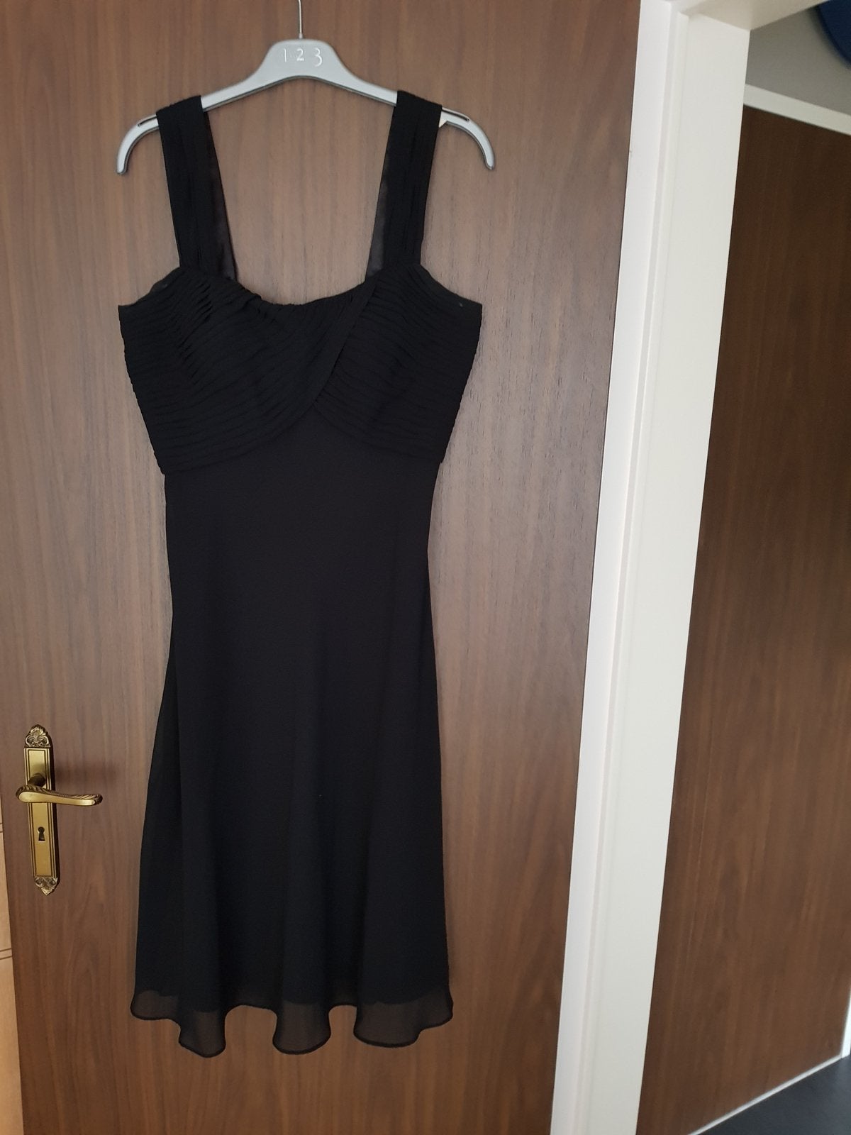 Feestjurk, zwart, gevoerd, maat 42, 2X gedragen, goede staat, Vêtements | Femmes, Habits de circonstance, Enlèvement, Comme neuf