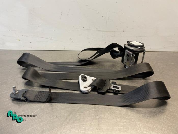 Ceinture de sécurité avant gauche d'un Peugeot 208 (208 12, -, 3 mois de garantie, Utilisé, -