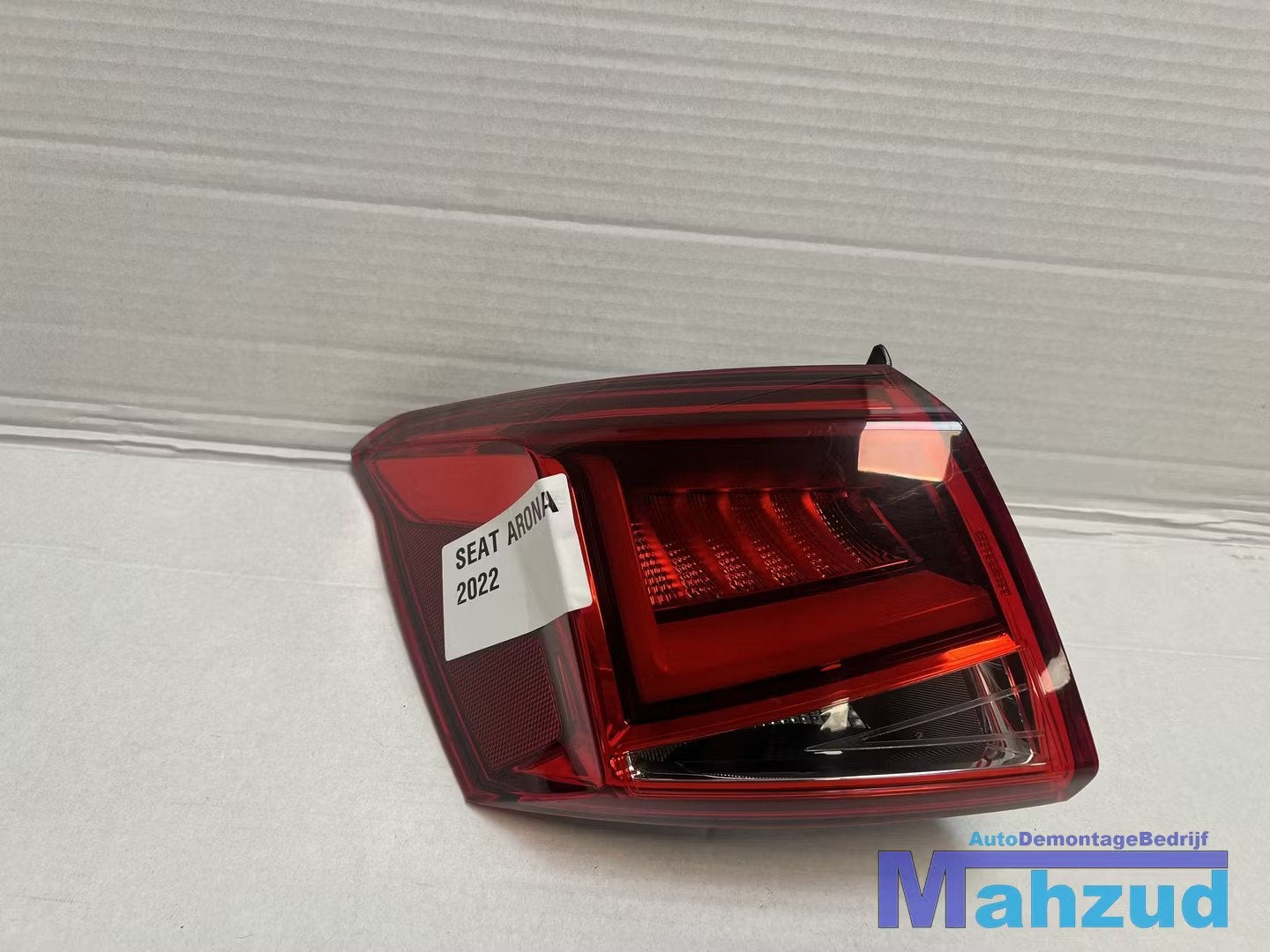 SEAT ARONA LED links buiten achterlicht 2017+, Autovia A-2, Km 585 585
08760  Martorell, ES, SEAT S.A., Utilisé, Customercare@seat.es