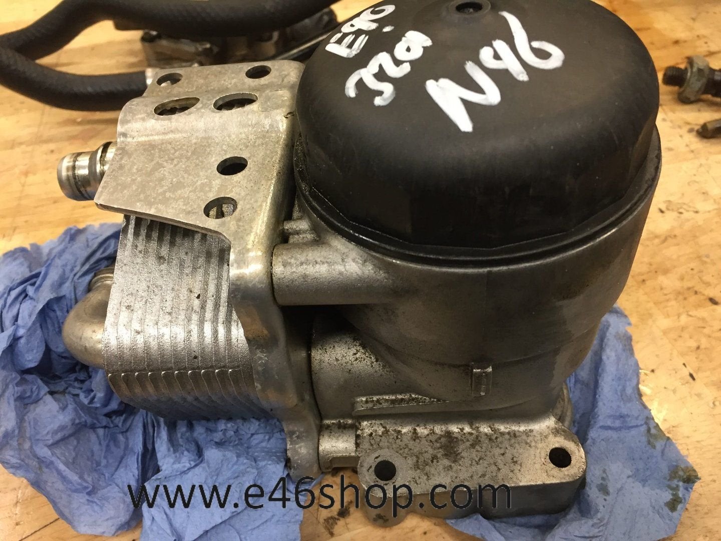 Oliefilterhuis BMW E90 E91 320I N46 MOTOR 2005, -, Utilisé, -, Enlèvement ou Envoi