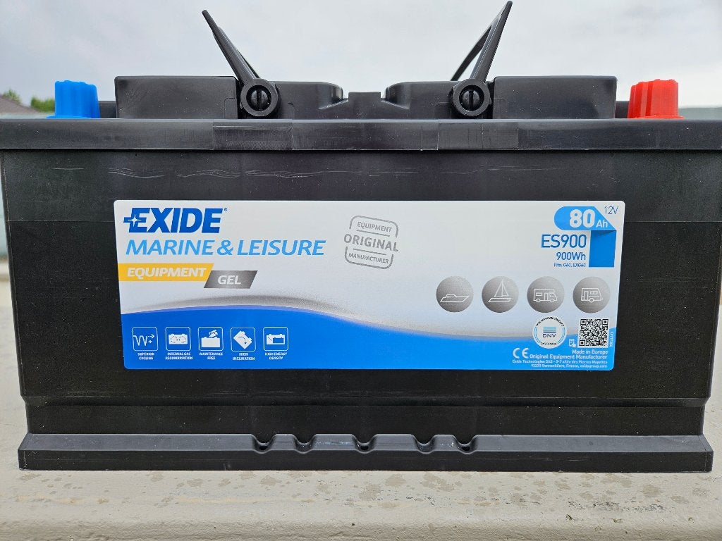 2 batteries neuves pour un bateau ou un camping-car, Neuf
