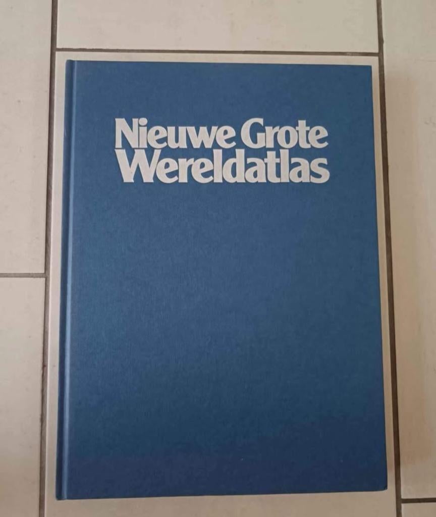Nieuwe grote wereldatlas, Boeken, Atlassen en Landkaarten, Ophalen, Overige atlassen, 2000 tot heden, Zo goed als nieuw