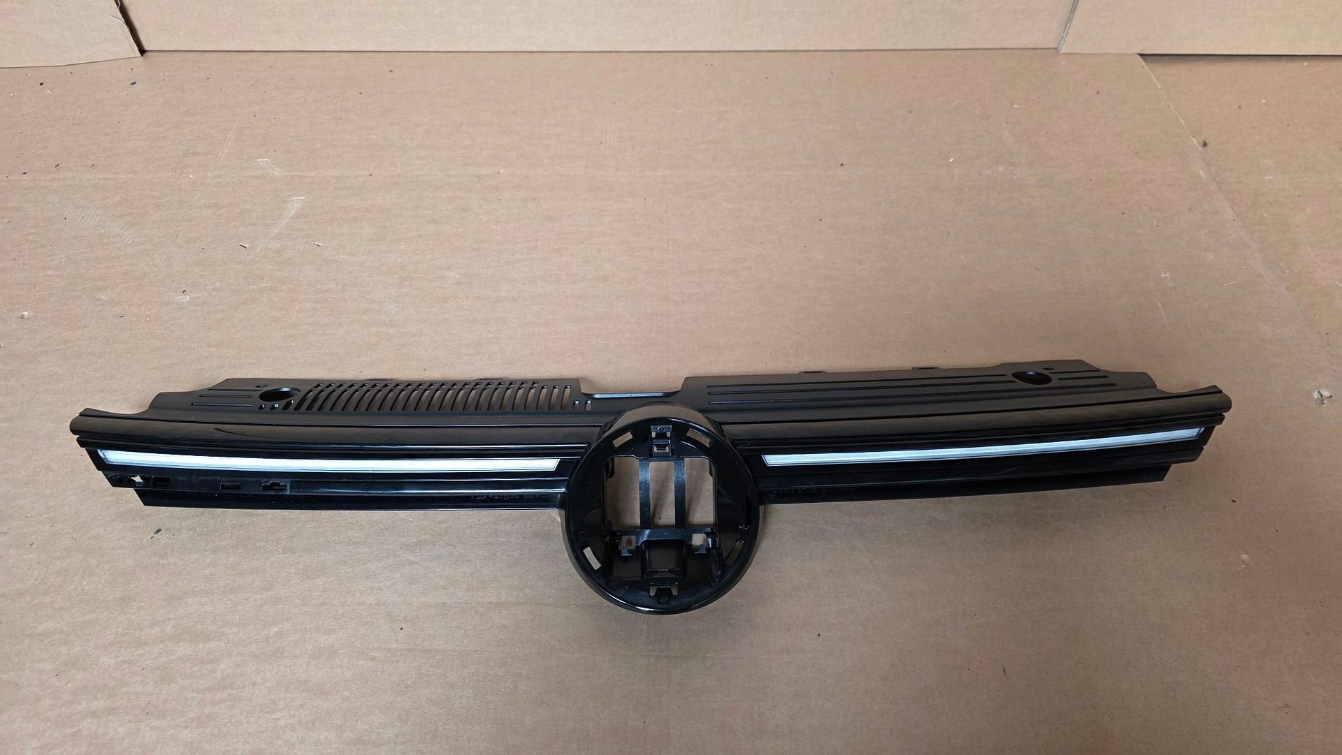 Grill VOLKSWAGEN Golf 8 VIII R R20 GTI Clubsport LED Grille, Autos : Pièces & Accessoires, -, Origine de la pièce connue, Utilisé