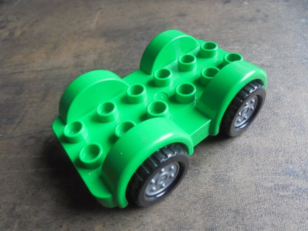 Lego Duplo Car Base 2x6 with Fixed Axles (zie foto's), Enlèvement ou Envoi, Utilisé, Briques en vrac, Duplo