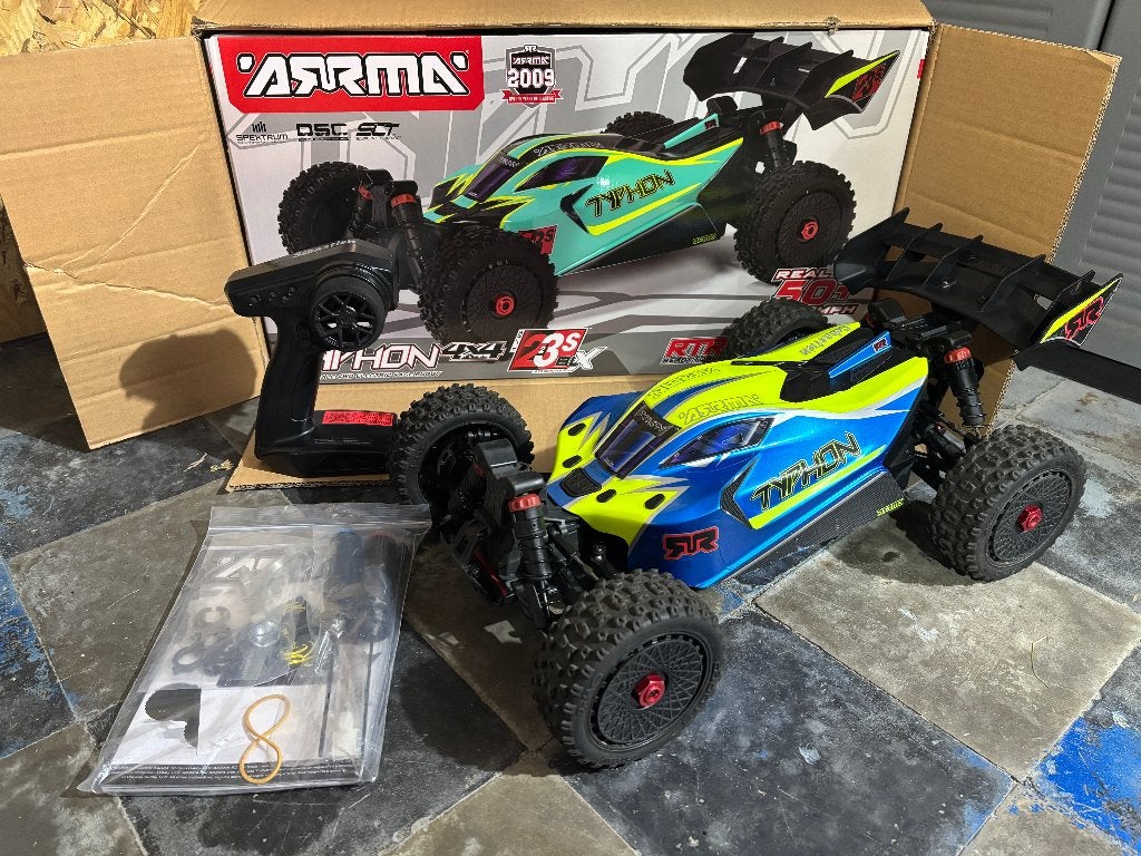 Arrma Typhon 4X4 223S, Hobby en Vrije tijd, Modelbouw | Radiografisch | Auto's, Elektro, Gebruikt, Auto offroad, Ophalen of Verzenden