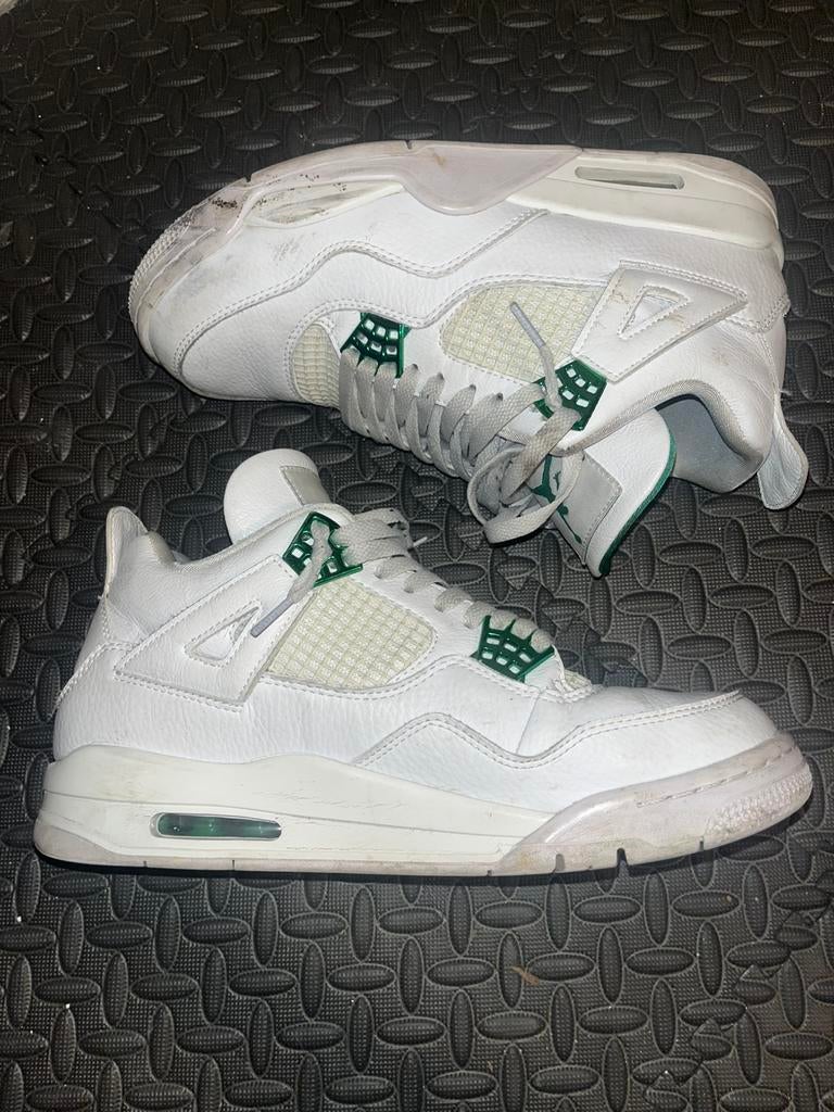 Jordan 4 metalic green, Vêtements | Hommes, Chaussures, Enlèvement, Porté
