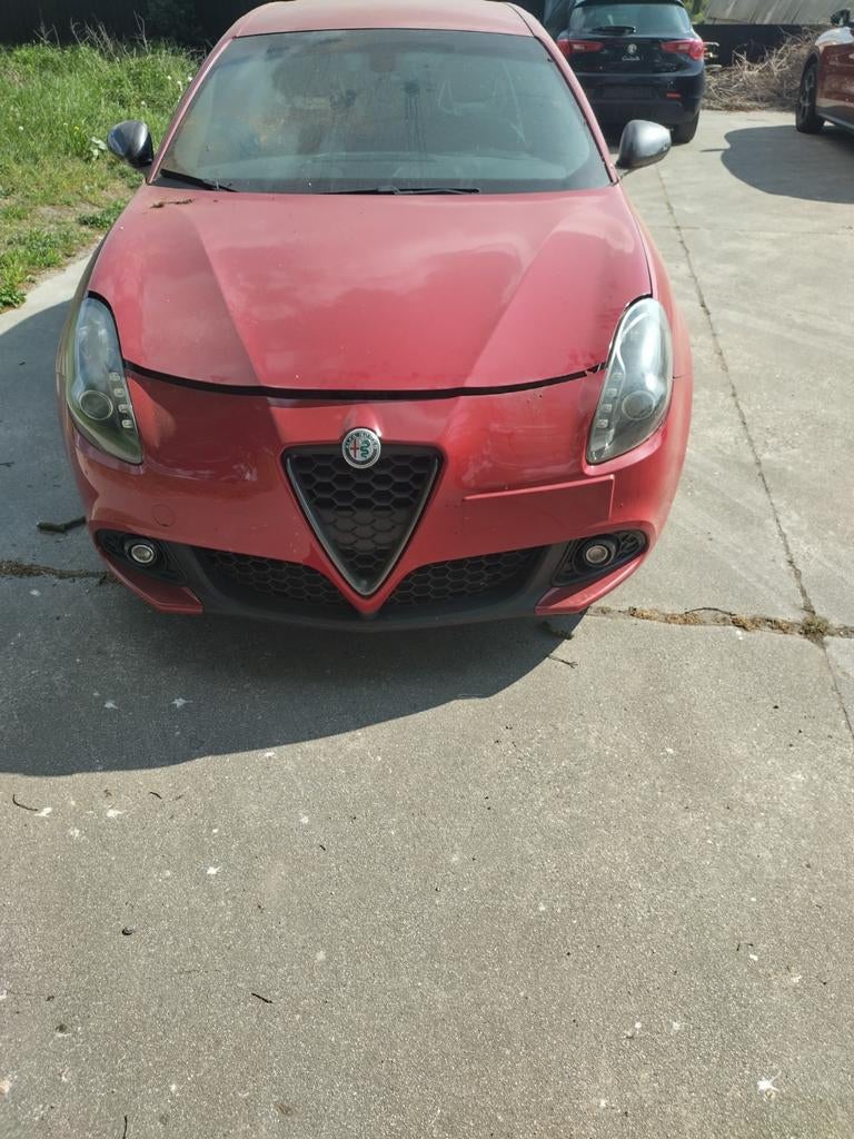 Alfa Giulietta met beetje werk, Autos, Rouge, Achat, Euro 6, Entreprise