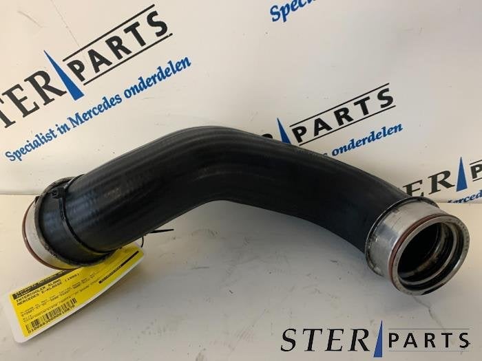Tuyau intercooler d'un Mercedes E-Klasse, Autos : Pièces & Accessoires, Climatisation & Chauffage, Mercedes-Benz, Utilisé, 3 mois de garantie