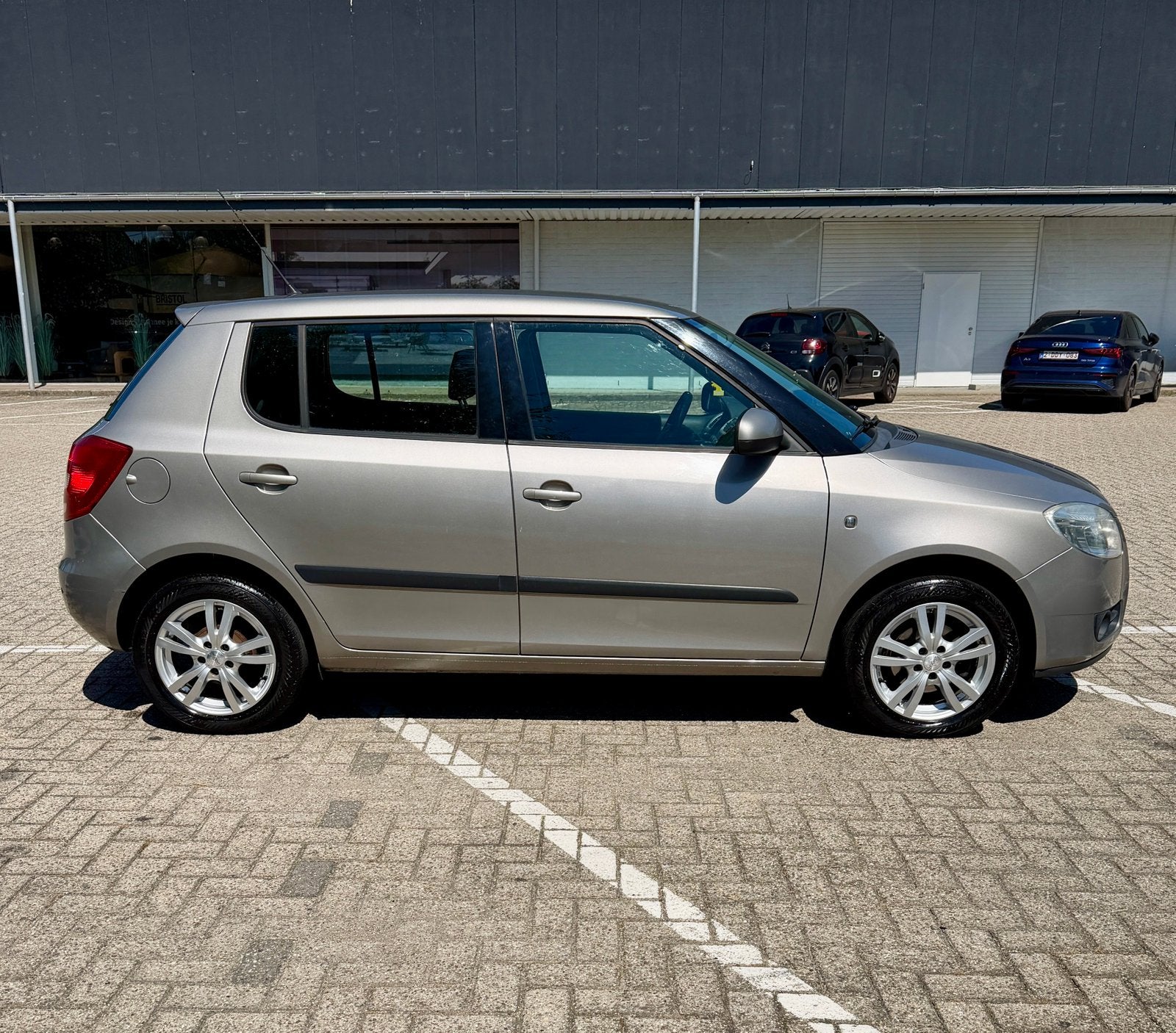 Skoda Fabia 1.4 – CarPlay/Android – Airco –Cruise Control, Autos, Argent ou Gris, Achat, Noir, 5 portes