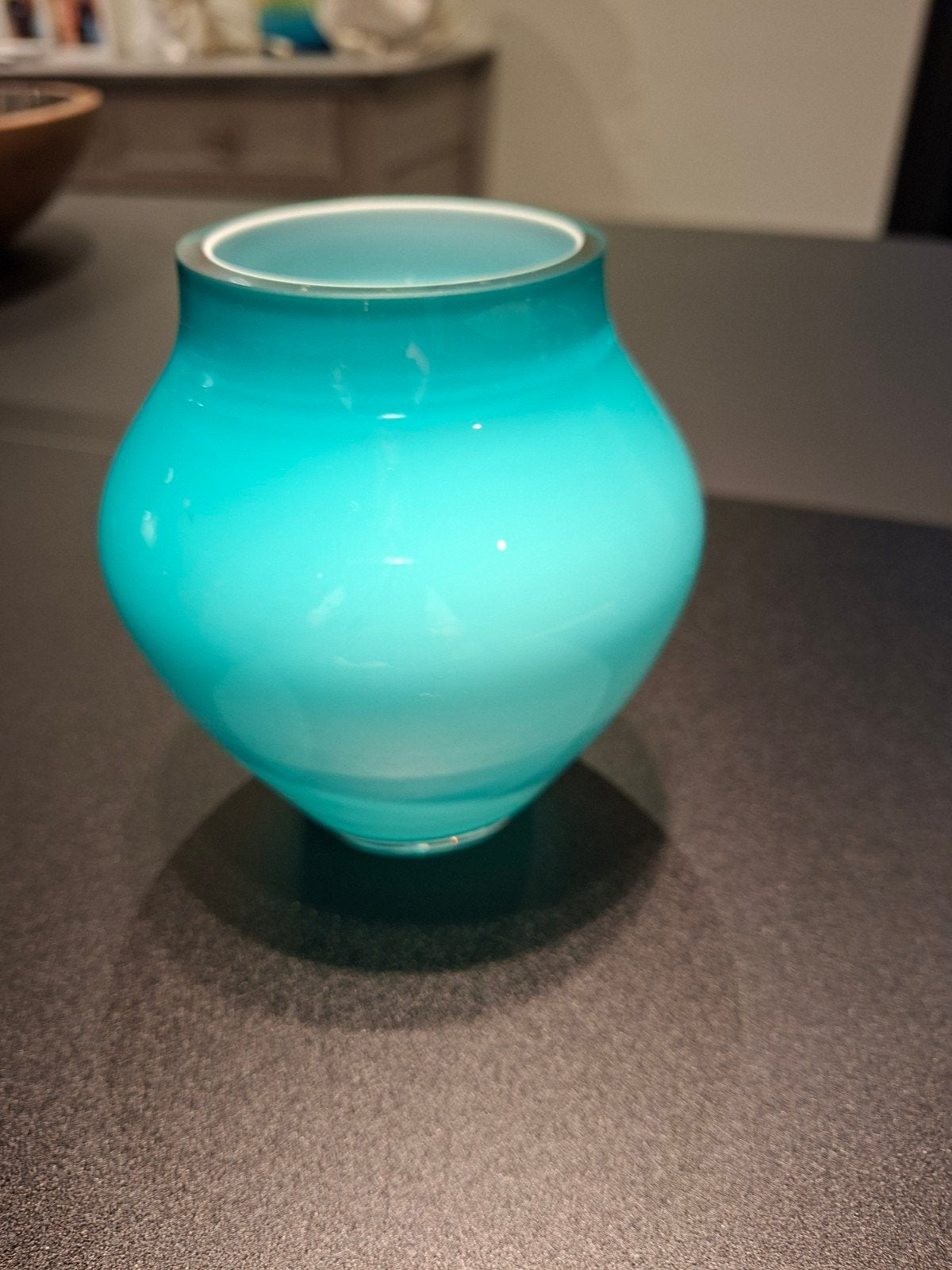 Vase VILLEROY et BOCH modèle ORONDA. Opaline turquoise., Enlèvement ou Envoi