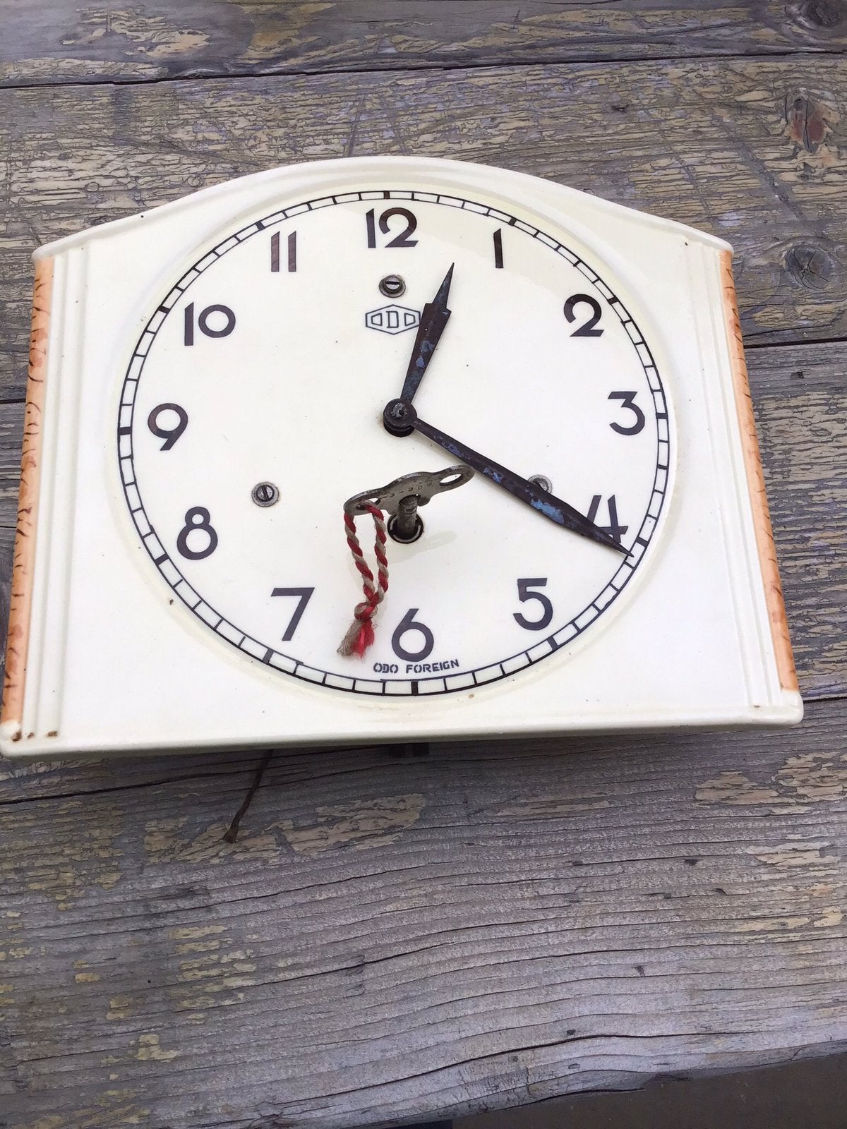 Horloge ancienne (années 1950), Enlèvement, Comme neuf