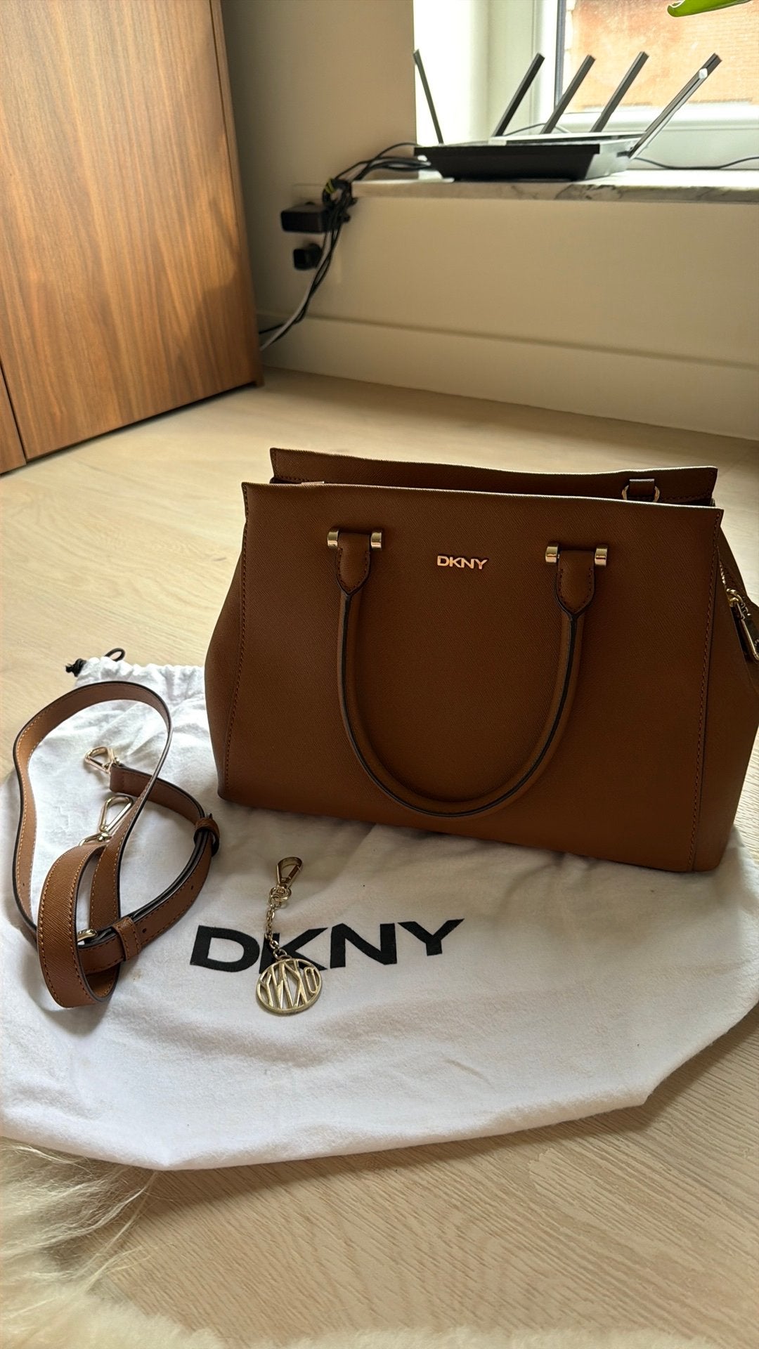 Bruine handtas DKNY, Ophalen of Verzenden, Zo goed als nieuw, Bruin, Handtas
