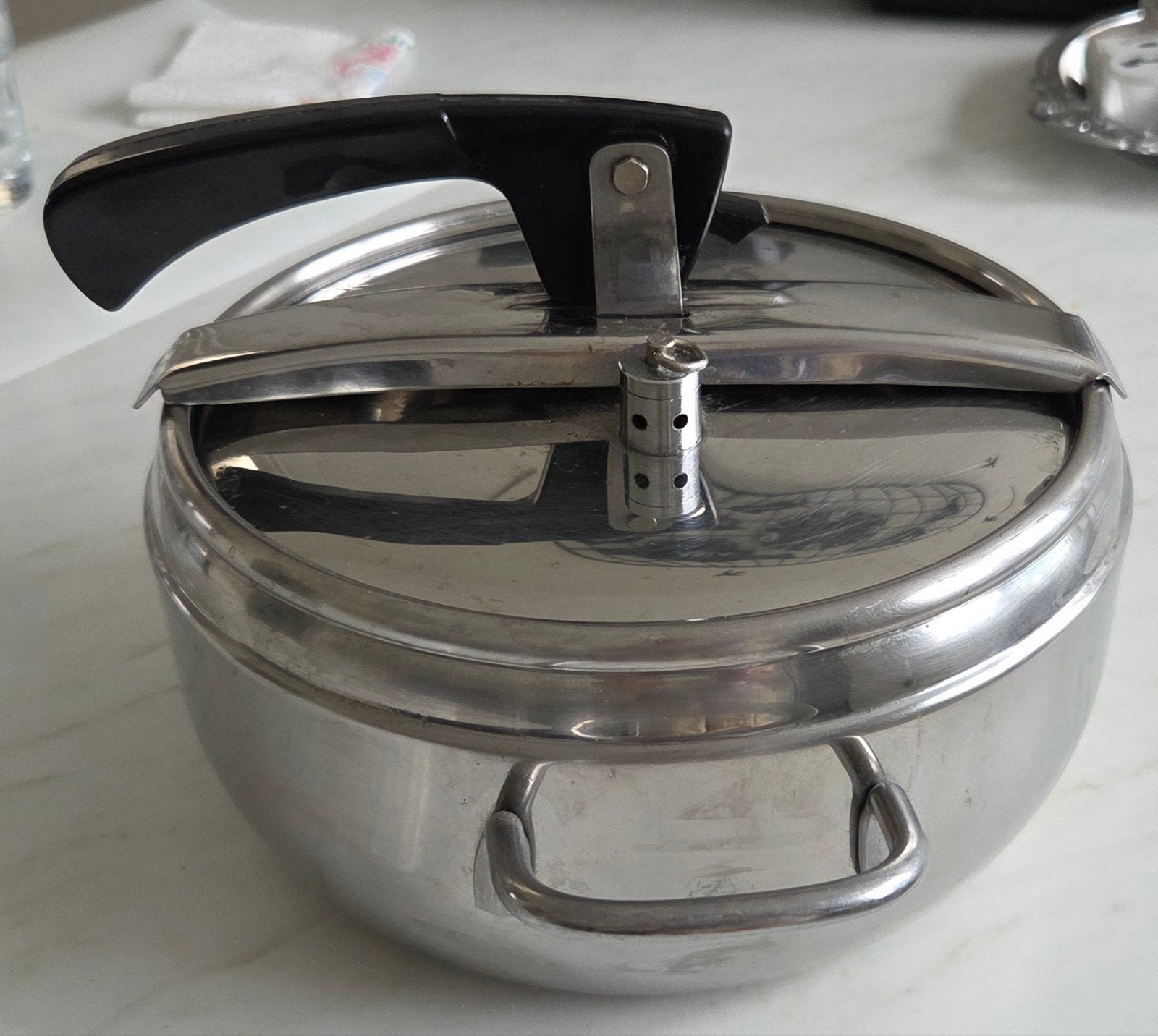 autocuiseur Lagostina 3,75l, Maison & Meubles, Cuisine | Casseroles & Poêles, Enlèvement, Autocuiseur