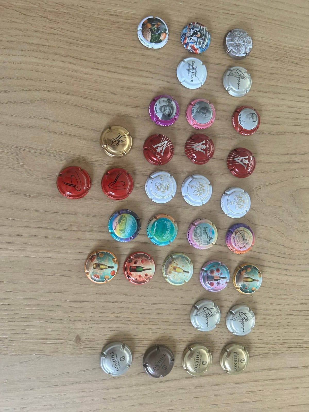 Champagne capsules, Enlèvement