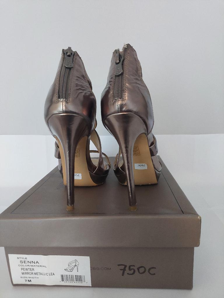 750C* BCBGMaxazria - sexy sandales high heels (37,5), Vêtements | Femmes, Chaussures, Porté, Chaussures à haut talons, Autres couleurs