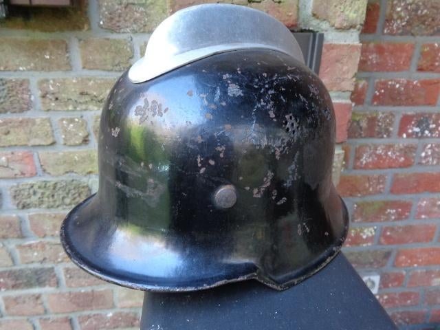 WO 2 brandweer helm , decals verwijderd, Verzamelen, Ophalen of Verzenden, Overige soorten, Helm of Baret