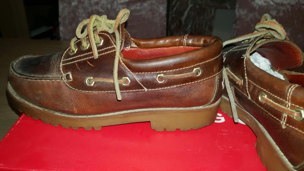 Chaussure homme  tout cuir  point 39  neuve  pour 20 €, Enlèvement, Comme neuf