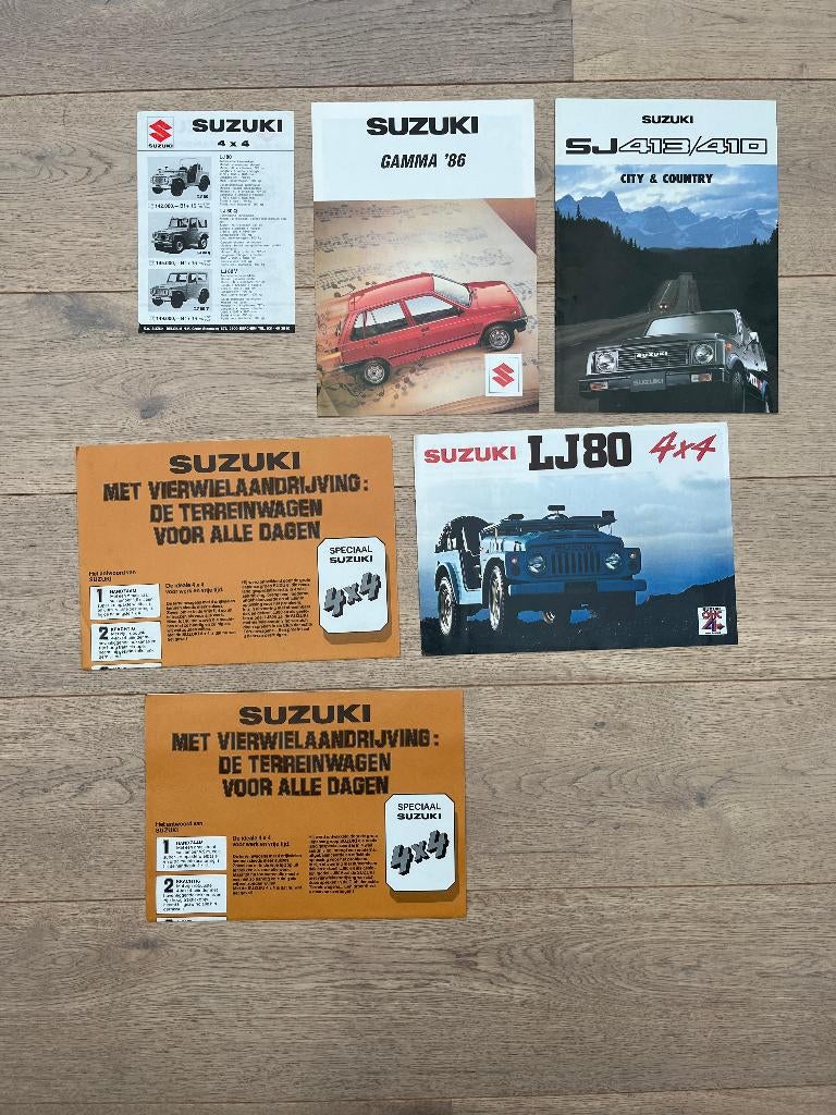 SUZUKI LJ80 & SUZUKI SJ413 FOLDERS, Boeken, Auto's | Folders en Tijdschriften, Ophalen of Verzenden