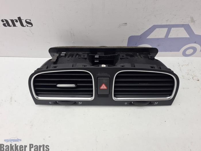 Grille aération tableau de bord d'un Volkswagen Golf, -, Volkswagen, -, 3 mois de garantie