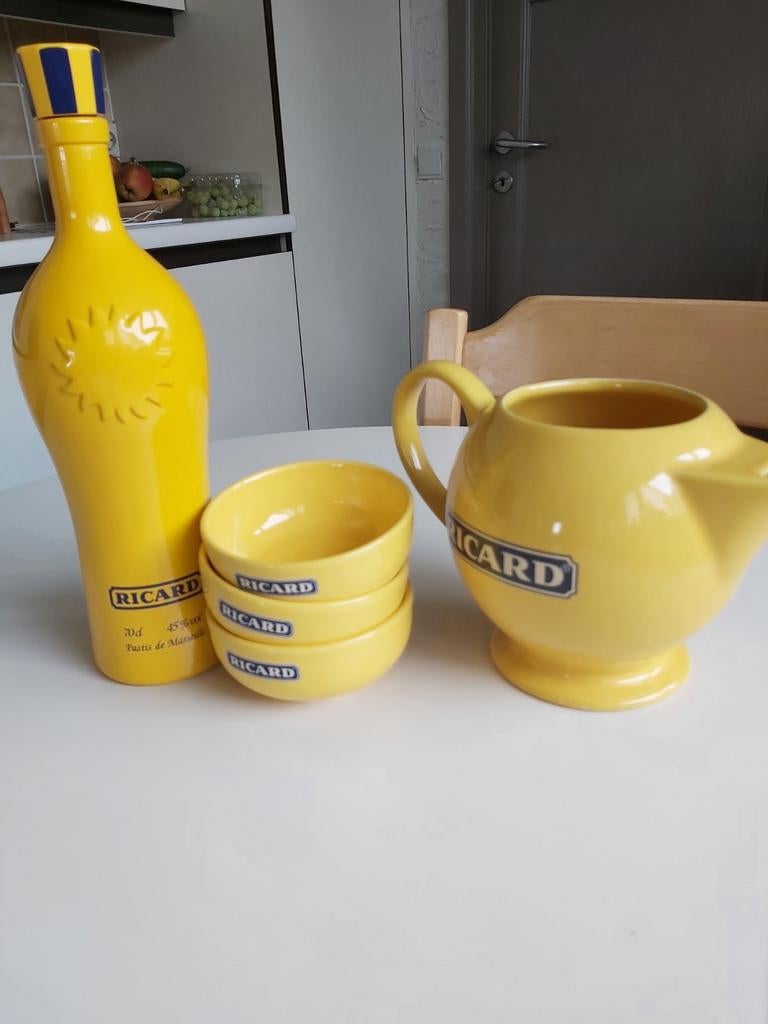 Pichet, lege fles, glazen en potjes  borrelnootjes Ricard, Maison & Meubles, Enlèvement