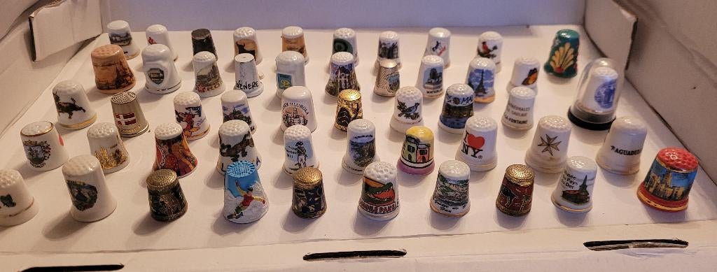 Thimble collectie 50 exemplaren, Verzamelen, Vingerhoedjes, Ophalen of Verzenden, Zo goed als nieuw, Porselein