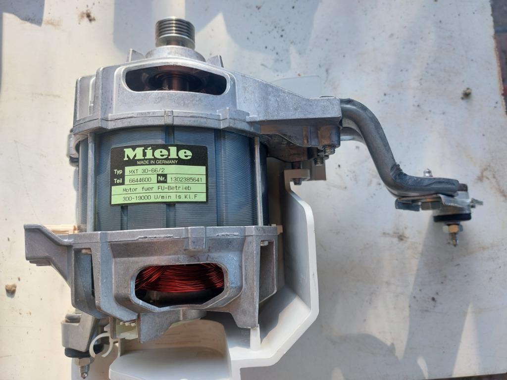 Miele motor voor wasmachine W5873, Electroménager, Pièces & Accessoires, Utilisé, Enlèvement