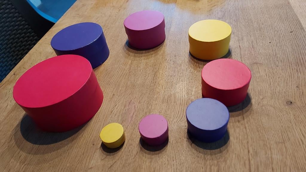 lot de 8 boîtes de couleur, Enlèvement ou Envoi