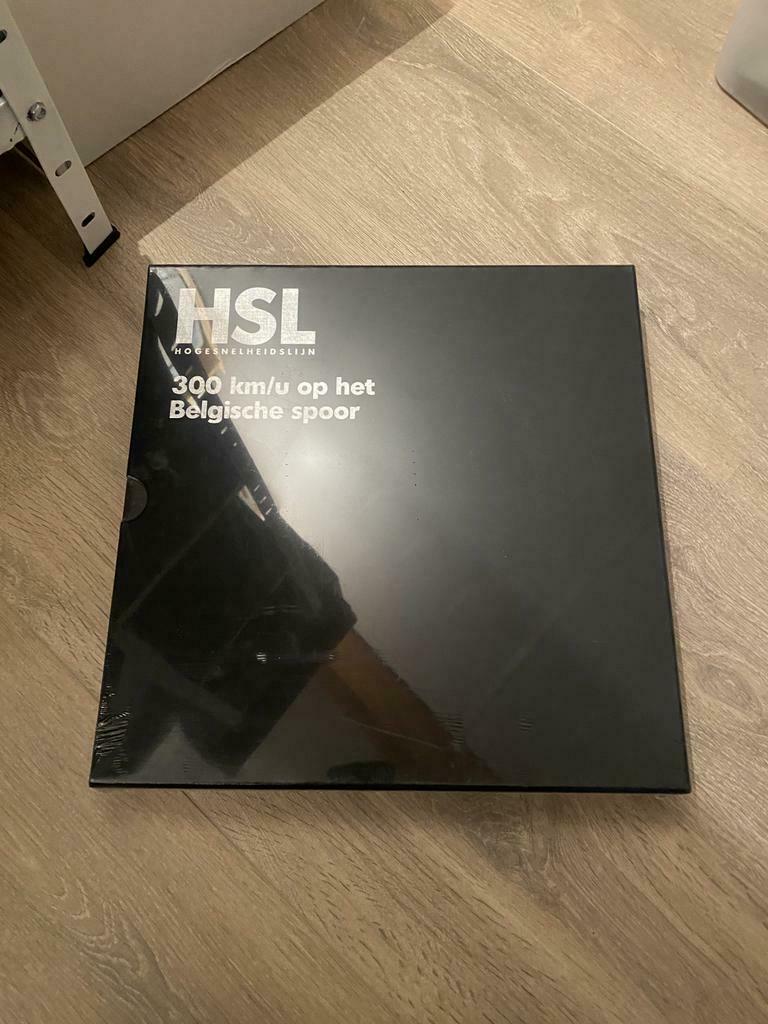 Hogesnelheidslijn treinboeken, Ophalen of Verzenden, Zo goed als nieuw