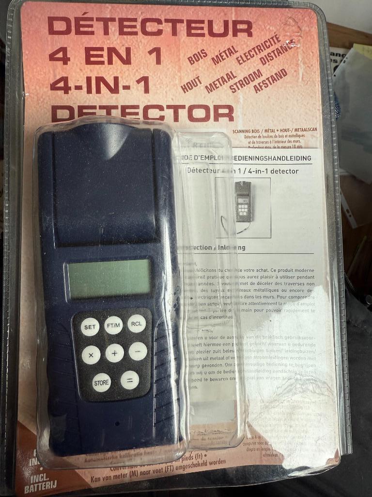 Detecteur 4 en 1, bois, métal, électricité, distance, Envoi, Comme neuf