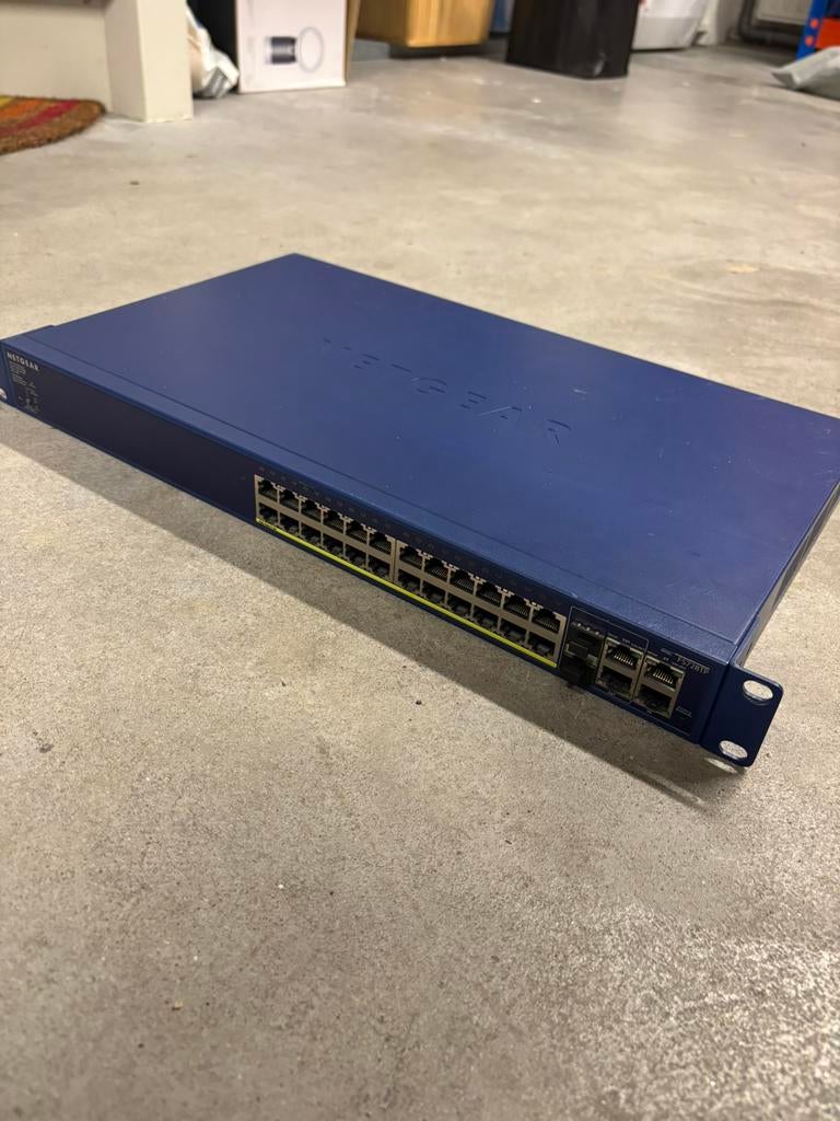 Netgear 24 POE switch, Computers en Software, Ophalen of Verzenden