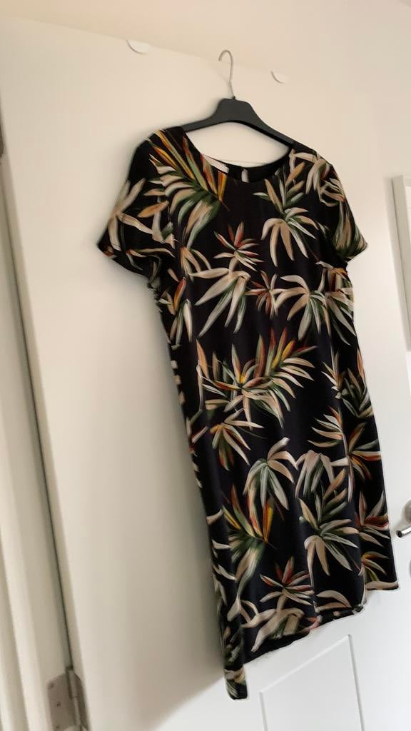 Jurk van het merk Signature maat 40, Taille 38/40 (M), Au-dessus du genou, Comme neuf, Enlèvement